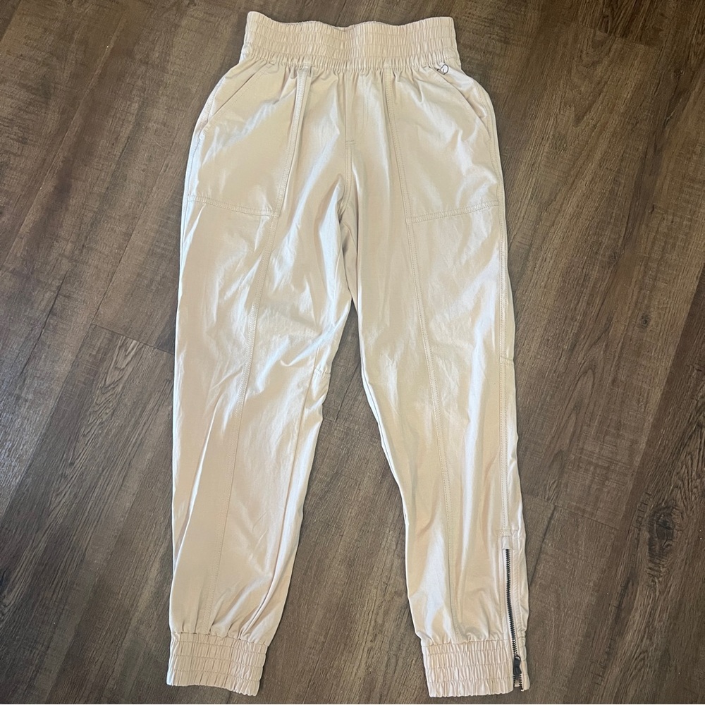 Calia by Carrie Underwood Zip Ankle Joggers Cream Athleisure Studio Pants XXS - Picture 1 of 7